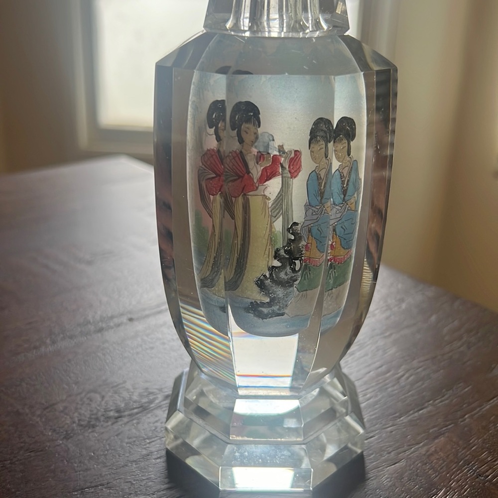Reverse Painted Vase with Geisha - Beautiful!!